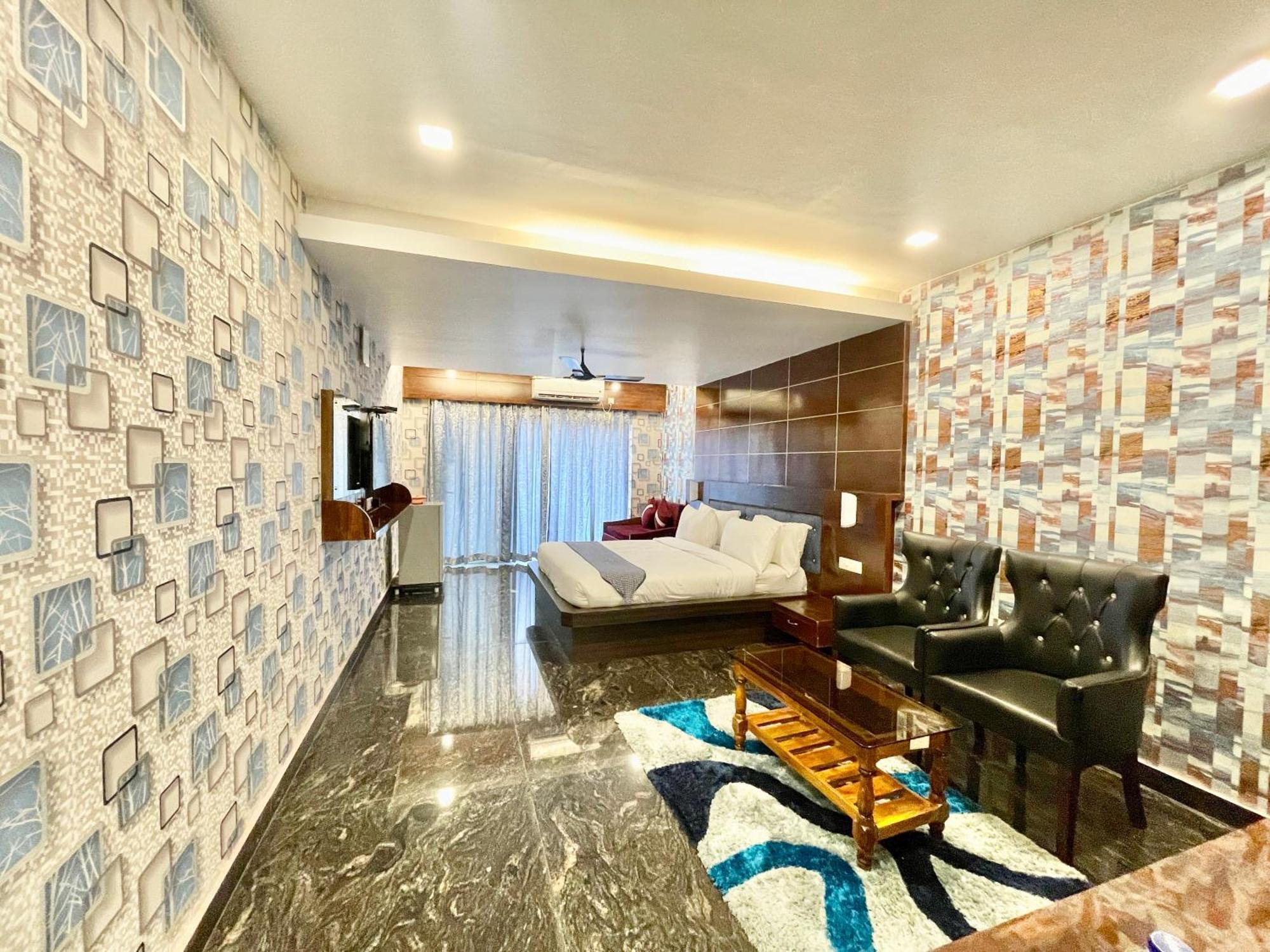 Hotel V-I Near Sea , Puri Private-Park -Gym-Spa Fully-Airconditioned-Hotel Lift-And-Parking-Facilities Breakfast-Included Exterior foto