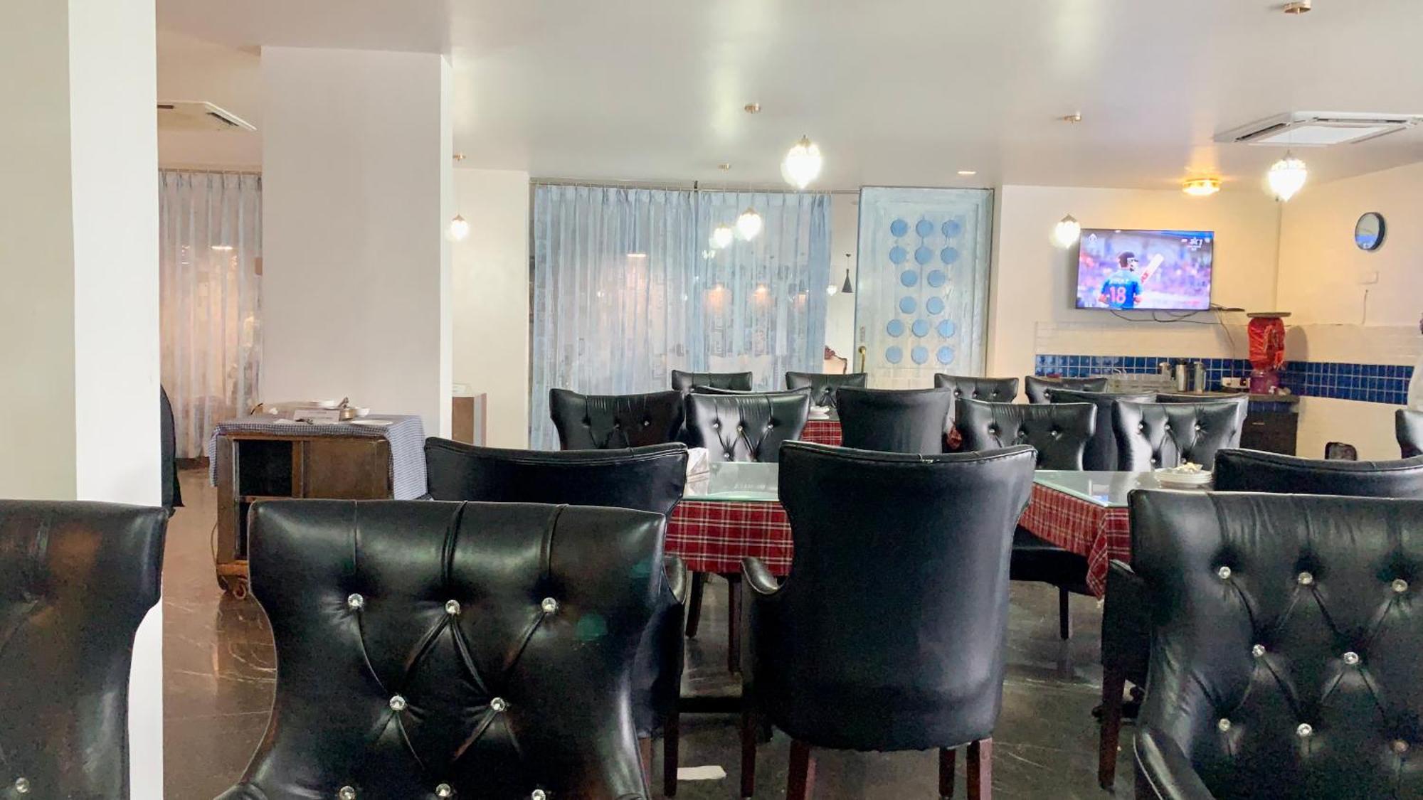 Hotel V-I Near Sea , Puri Private-Park -Gym-Spa Fully-Airconditioned-Hotel Lift-And-Parking-Facilities Breakfast-Included Exterior foto