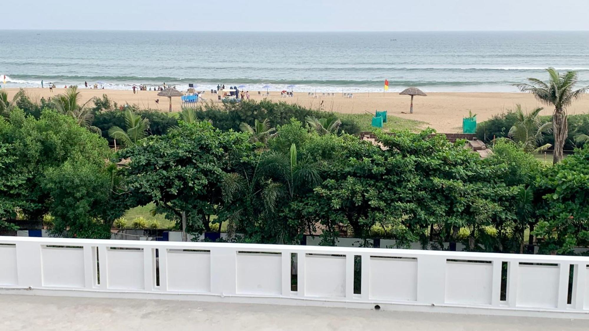 Hotel V-I Near Sea , Puri Private-Park -Gym-Spa Fully-Airconditioned-Hotel Lift-And-Parking-Facilities Breakfast-Included Exterior foto
